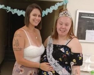Sara and the mother-to-be at the baby shower